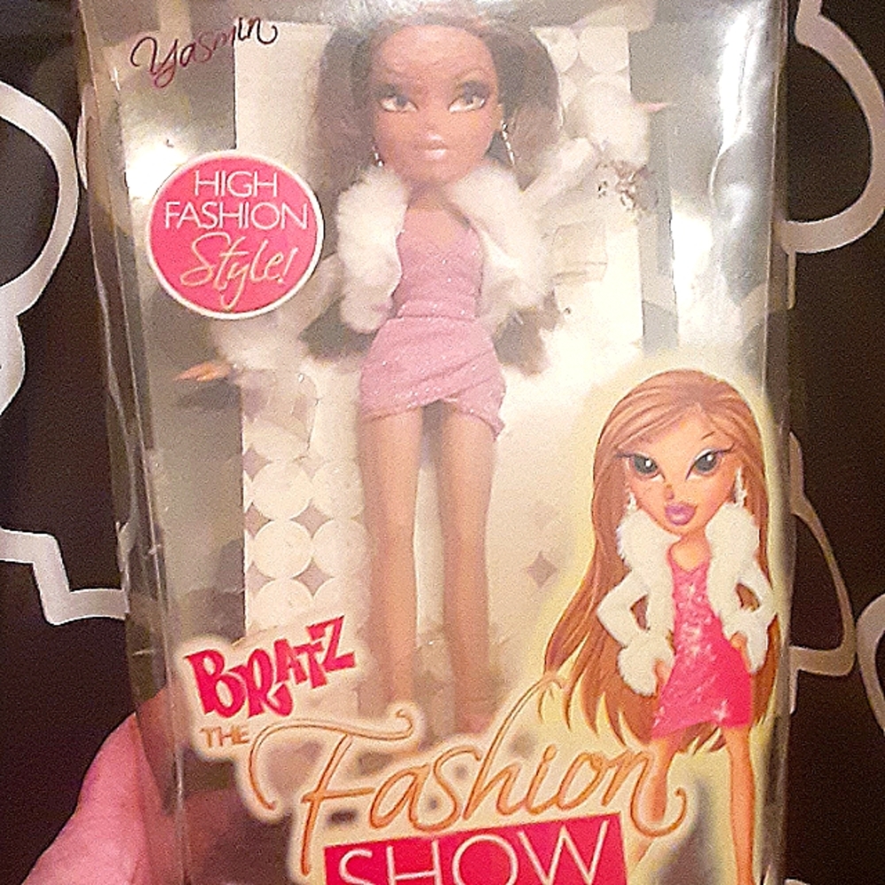 BRATZ  THE FASHION SHOW. YASMIN